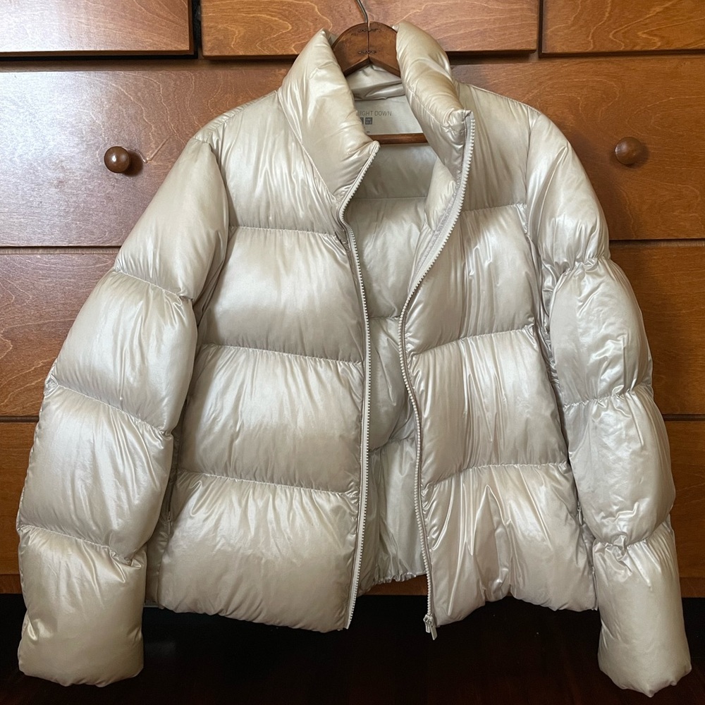 Uniqlo ultralight shiny down puffer medium fall 2022 season